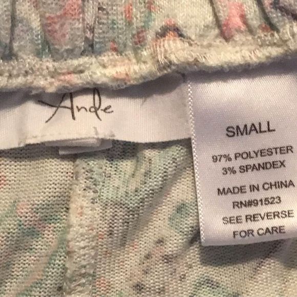 Ande size S knee length pajama pants very cute pastel color design - Picture 4 of 4